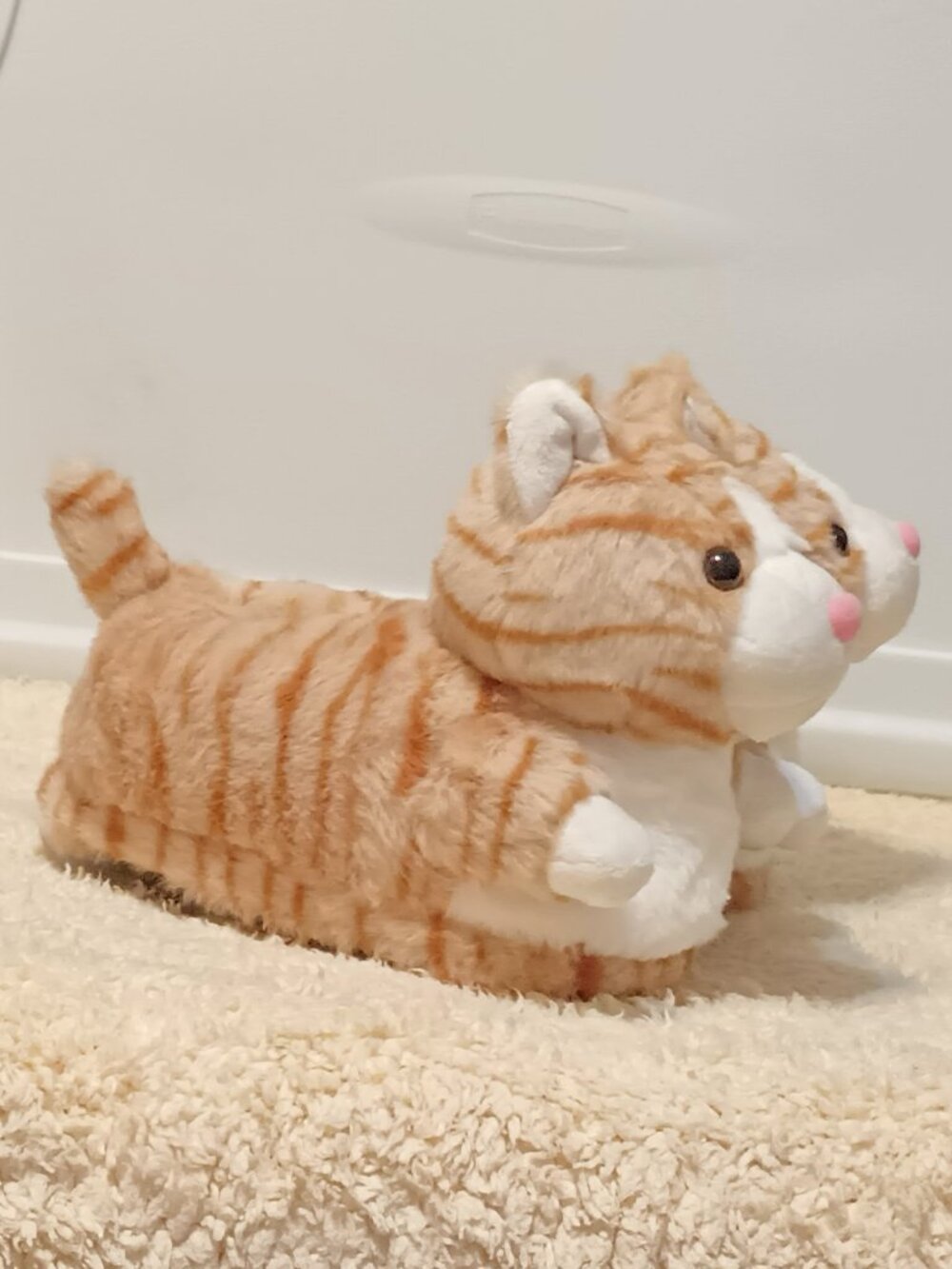 NWT ~ Petco 3-D Cat Fuzzy Slippers for Adults (Size: Medium, 7-8) - Picture 12 of 14